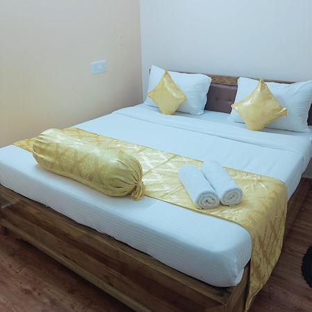 Hotel Vip Prime Purî Extérieur photo