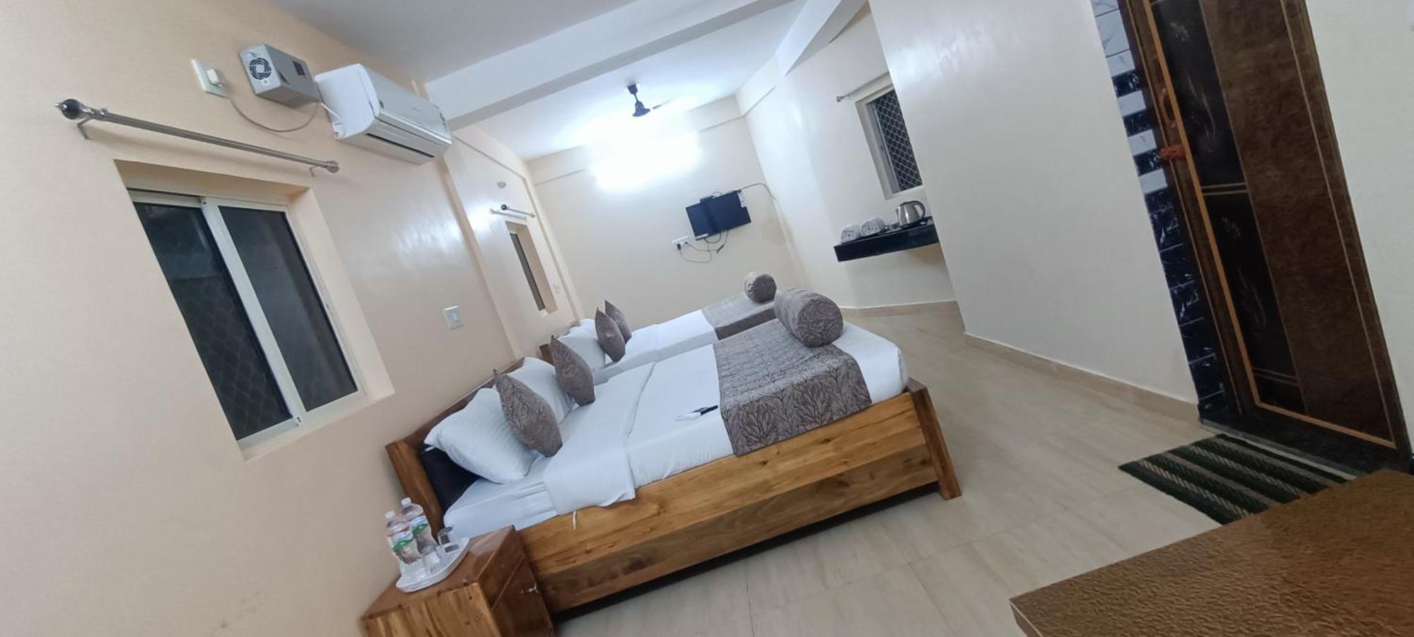 Hotel Vip Prime Purî Extérieur photo