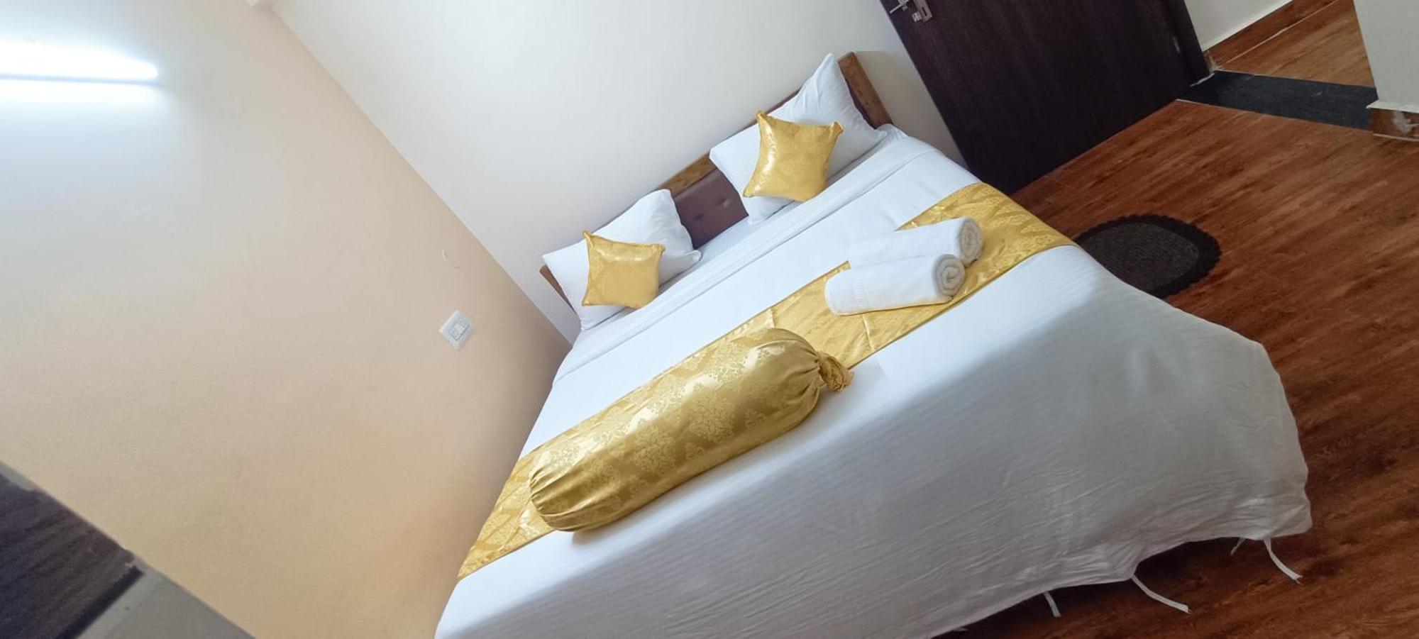 Hotel Vip Prime Purî Extérieur photo