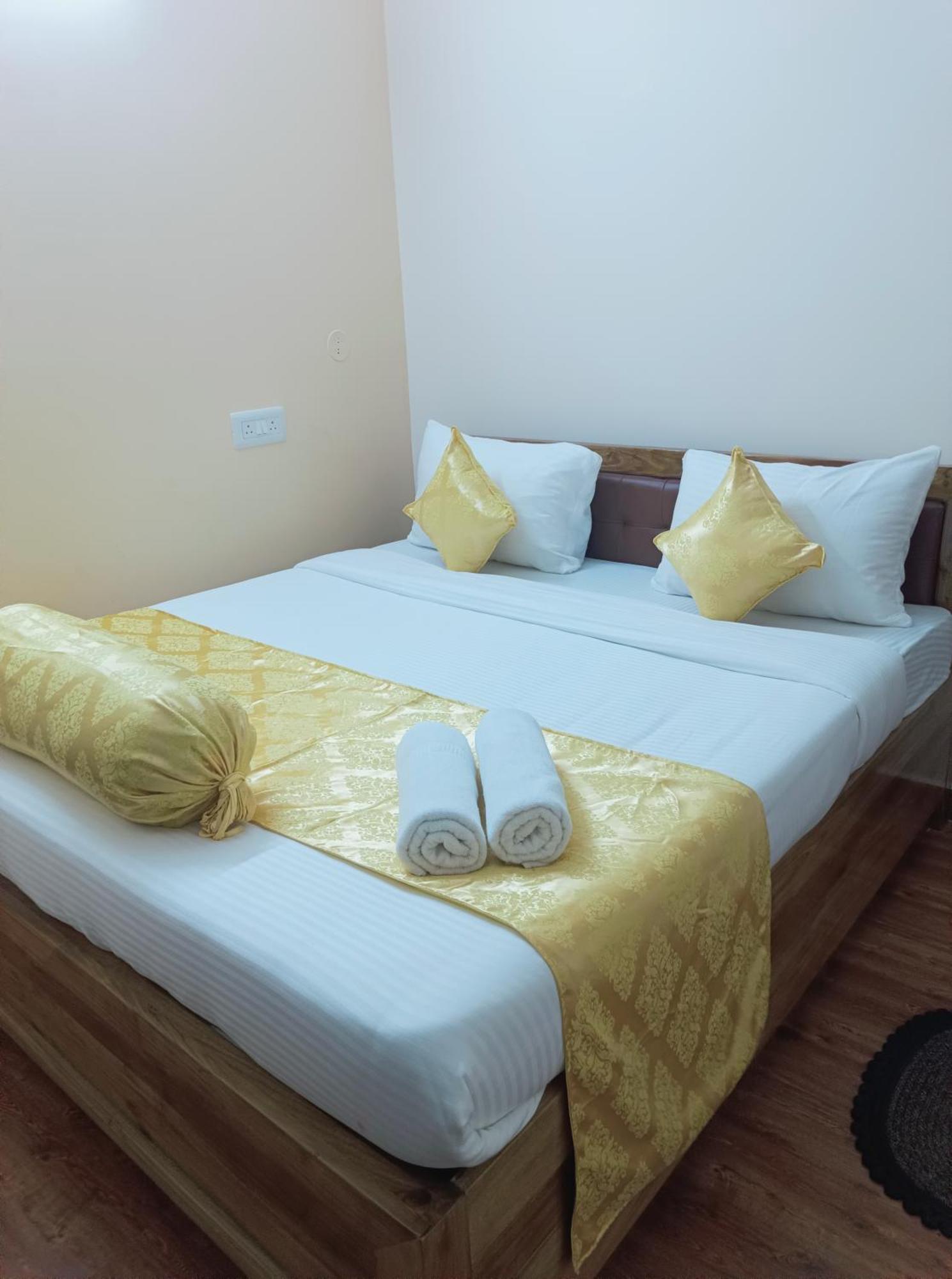 Hotel Vip Prime Purî Extérieur photo
