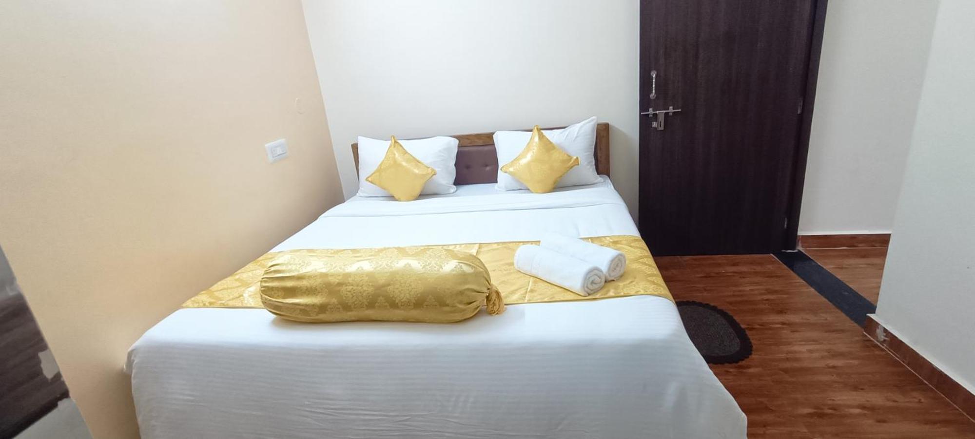 Hotel Vip Prime Purî Extérieur photo