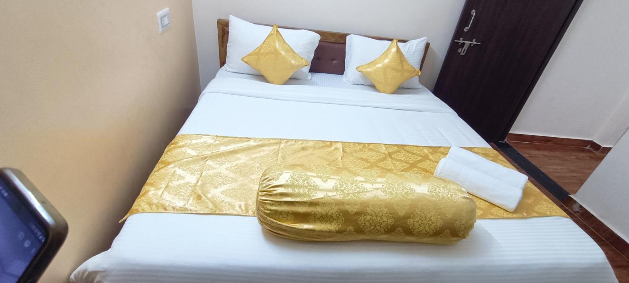 Hotel Vip Prime Purî Extérieur photo