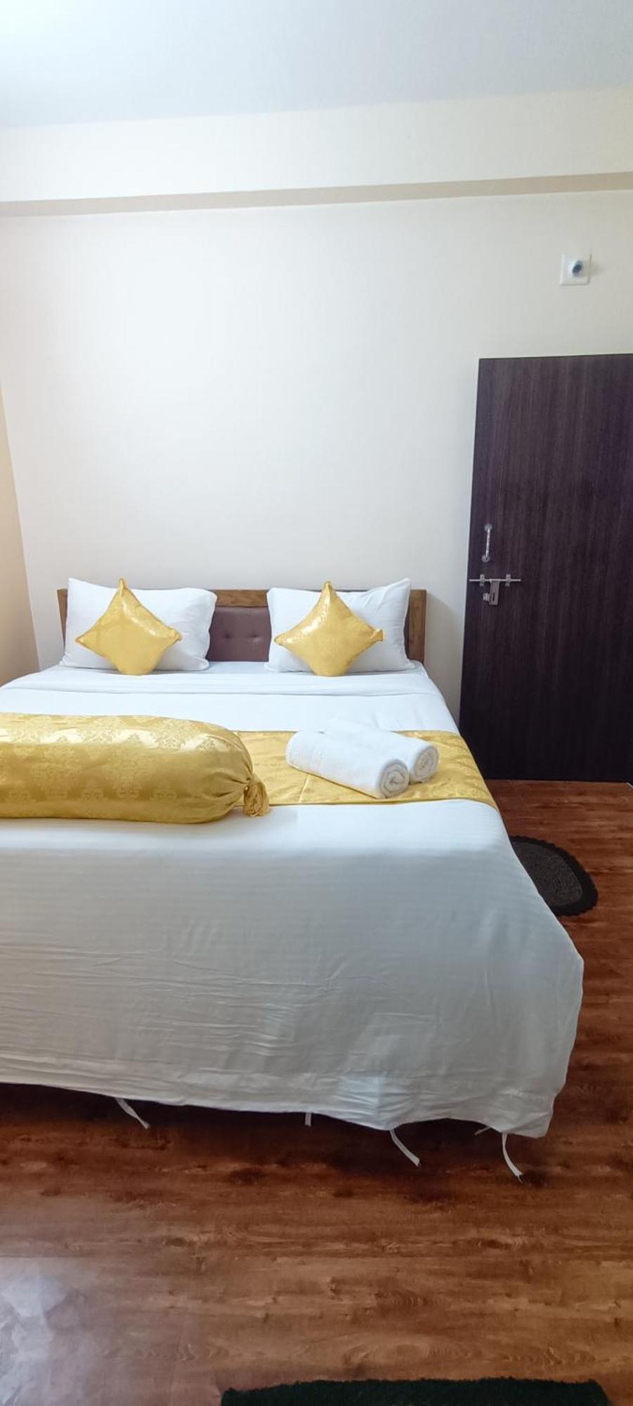 Hotel Vip Prime Purî Extérieur photo