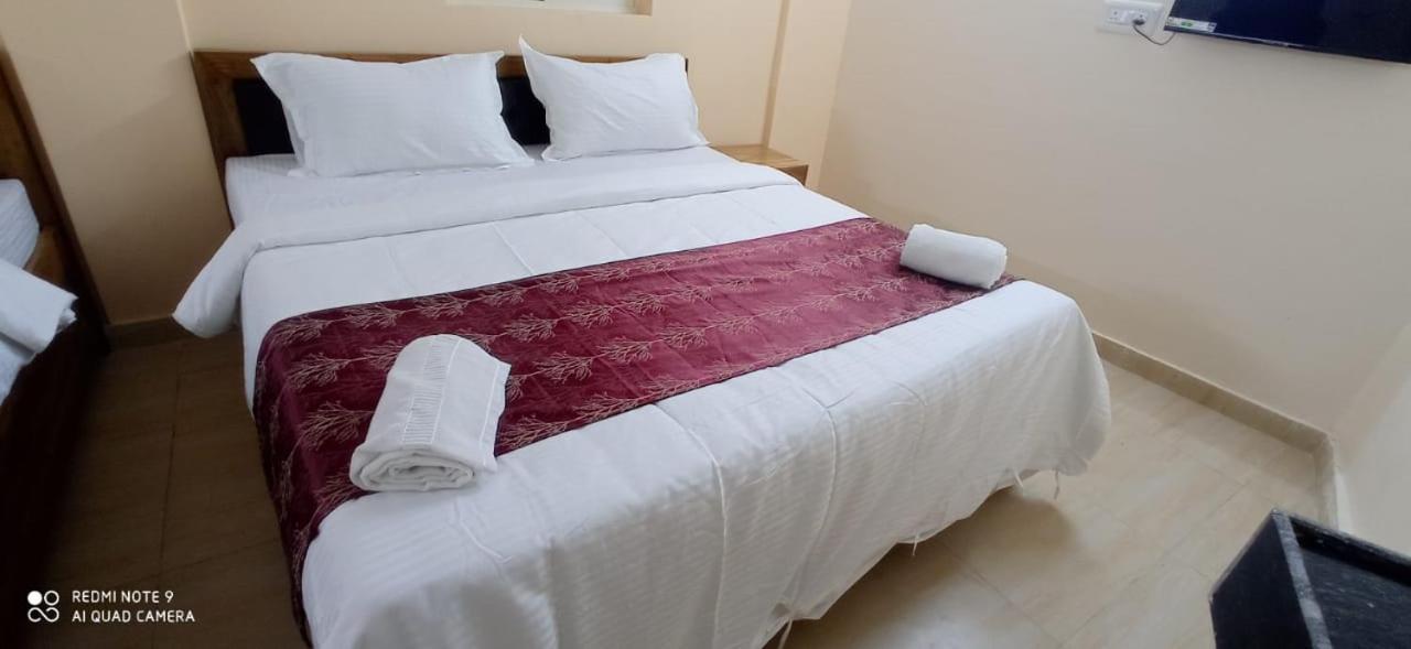 Hotel Vip Prime Purî Extérieur photo