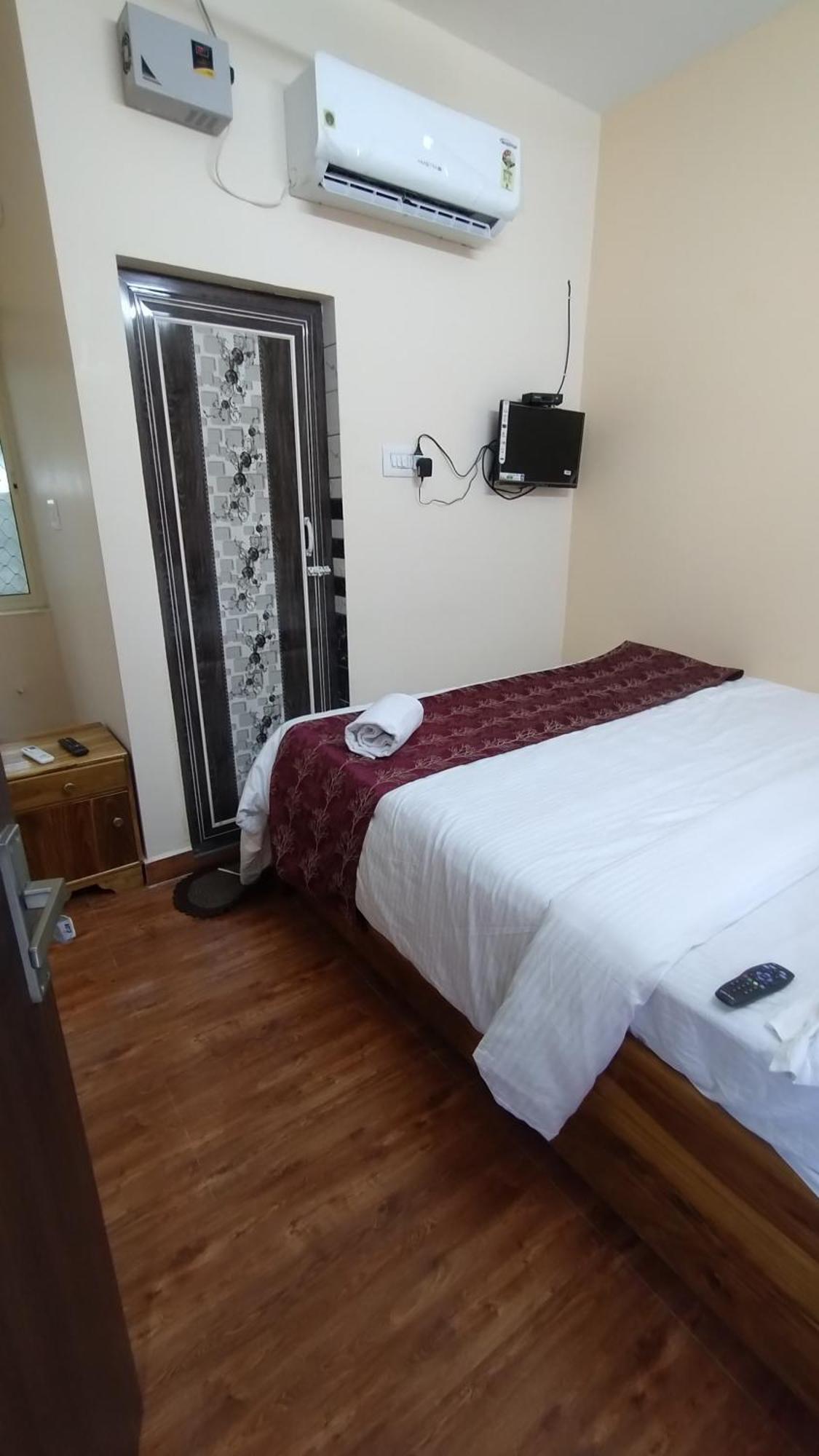 Hotel Vip Prime Purî Extérieur photo